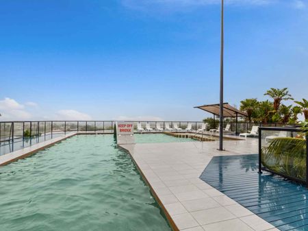 "EASTGATE" - FABULOUS APARTMENT WITH RESORT STYLE FACILITIES - Photo 2