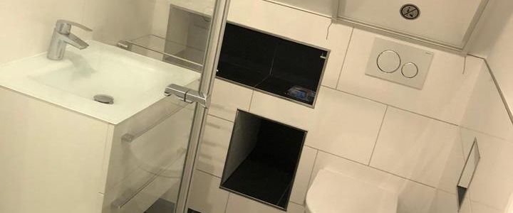 Schöne helle 2-Zimmer-Dachgeschosswohnung mit großer Wohnküche - Foto 1