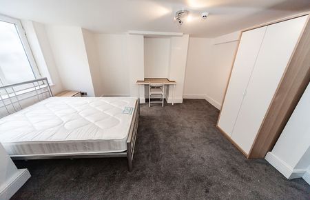 Burchett Grove, Woodhouse, Leeds, LS6 2JA - Photo 5