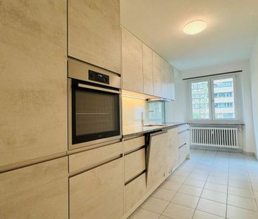 Neuwertige 3.5-Zimmerwohnung mit 2 Balkonen, separatem WC und moder... - Photo 2