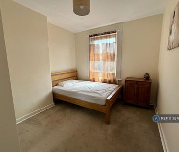 3 bedroom flat to rent - Photo 6