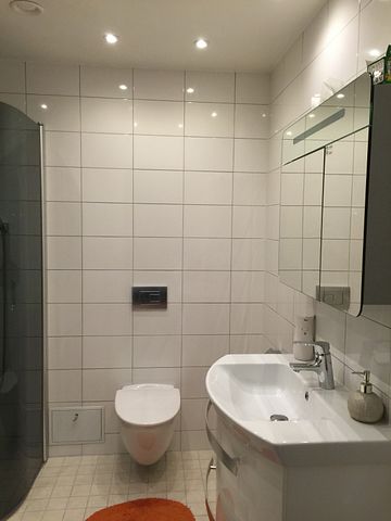 Villa på 200 kvm med 8 rum i Danderyd uthyres - Photo 5