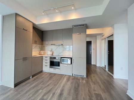 For Lease - 60 Honeycrisp Crescent Unit# 908, Vaughan, Ontario - Photo 5