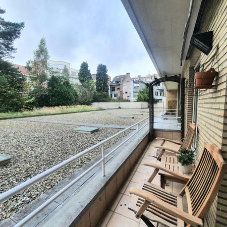 Flat dans une rue parallèle à l’av. Franklin Roosevelt - Photo 2