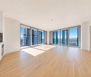 First Class Living im DC Tower – Exklusive Designwohnung - Photo 2