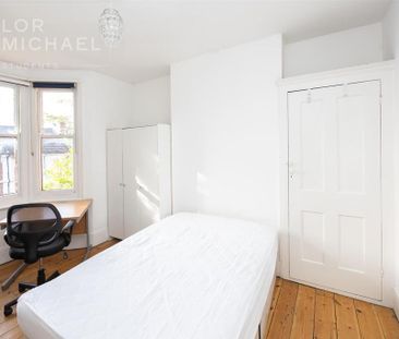 4 bedroom terraced house to rent - Photo 4