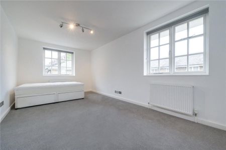 4 bedroom semi-detached house to rent - Photo 5