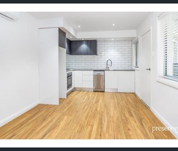 STYLISH ONE-BEDROOM RETREAT MOMENTS FROM DARBY STREET - Photo 2