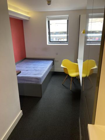 1 bedroom private hall to rent - Photo 3