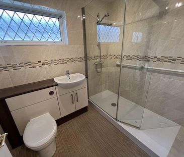 4 bedroom detached house to rent - Photo 4