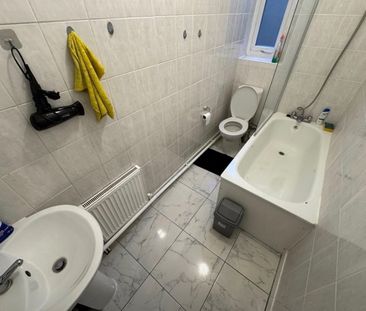 Room in a Shared Flat, London, N19 - Photo 3