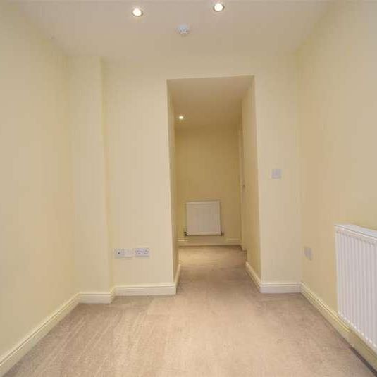 College Grove View, Wakefield, WF1 - Photo 1