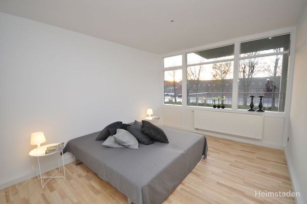 Rummelige lejligheder med køkken-alrum og udgang til terrasse eller altan - Photo 1