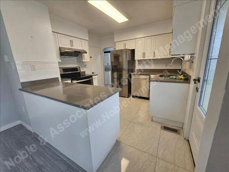 6549 Clinton Street Main Burnaby - Photo 3