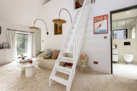 6 bedroom detached house to rent - Photo 2