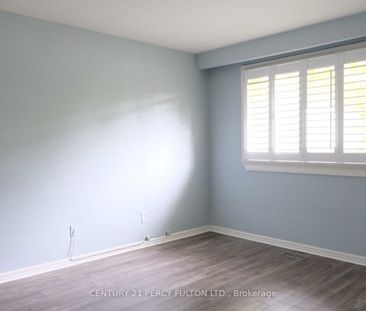 For Lease - 360 Stanfield Drive, Oakville, Ontario - Photo 3