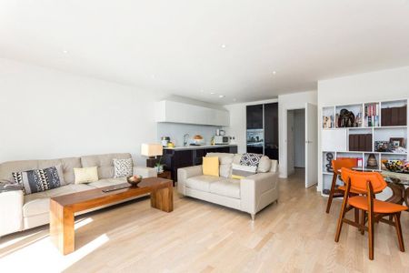 2 bedroom flat to rent - Photo 3