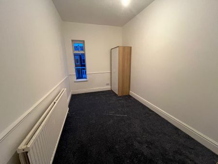 4 bedroom terraced house to rent - Photo 5