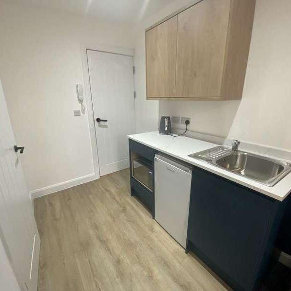 Newly Refurbished Ensuite Room With Kitchenette, PE1 - Photo 1