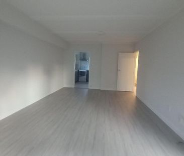 Freshly renovated 2 bedrooms - Photo 2