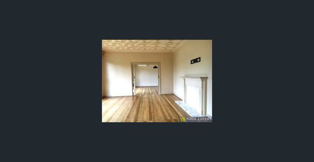 Spacious house with 2000m2 beautiful yard - Photo 1