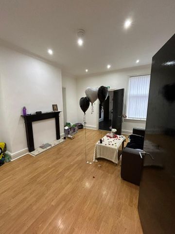 2 bedroom flat to rent - Photo 4