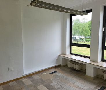 Helle 2 Zimmer Wohnung (Hochpaterre) zur Miete mit Balkon in ruhiger Wohngegend! - Foto 1