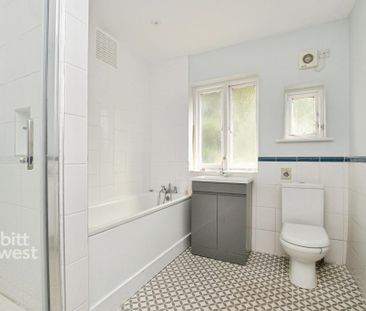 3 bedroom semi-detached villa to rent - Photo 2