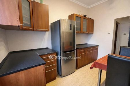 Kiadó átlagos állapotú lakás - Debrecen - Fotó 5
