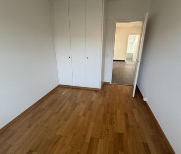 Helle 4-Zimmer-Wohnung mit Balkon und Weitsicht bis zu den Alpen - Foto 4