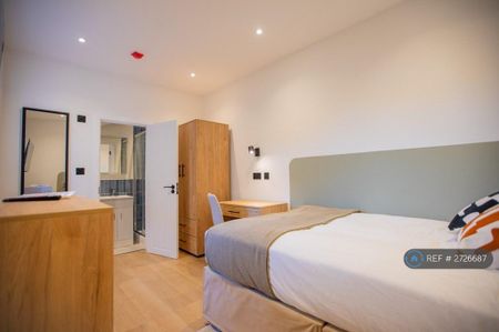 1 bedroom in a house share to rent - Photo 3