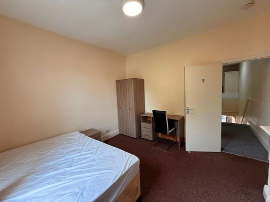 6 bedroom house to rent - Photo 1