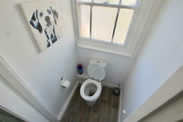7 bedroom end of terrace house to rent - Photo 1