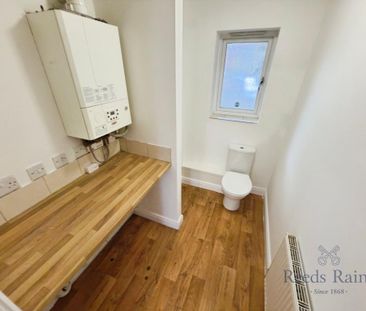 3 bedroom end of terrace house to rent - Photo 5