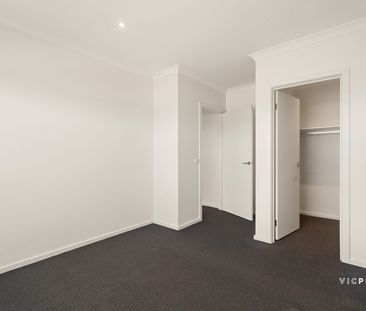 Modern Double-Storey Living in a Private Rear Position - Photo 6