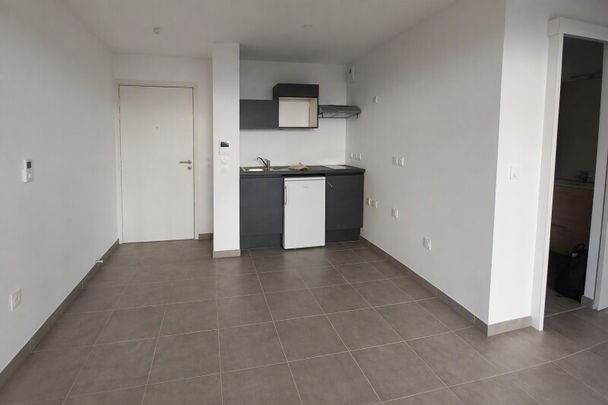 Location Appartement 1 pièce 27m² FREJUS 83600 - Photo 1