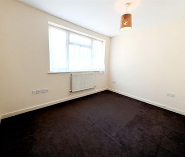 2 Bedroom Flat to Rent in Mill Road, Kettering, Northamptonshire, NN16 - Photo 2