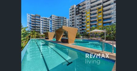 Stunning 2-Bed, 2-Bath Apartment in Resort-Style West End Complex - Photo 2