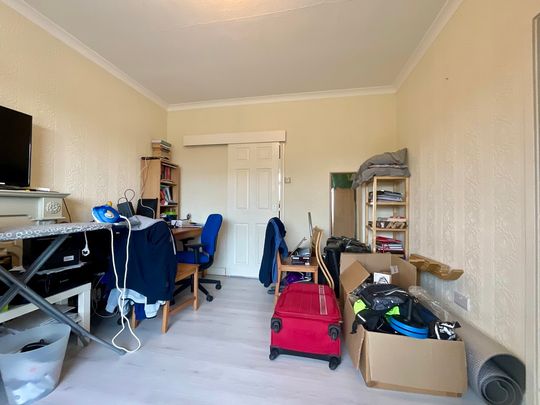 1 bedroom Apartment to let - Photo 1