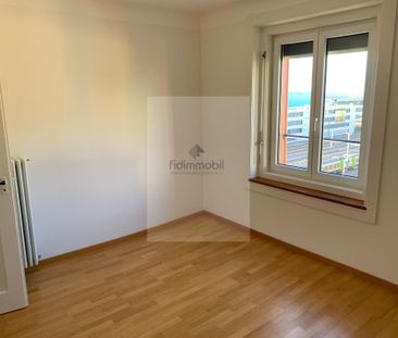 APPARTEMENT PROCHE DE TOUTES LES COMMODITES AVEC VUE SUR LE LAC - Foto 1