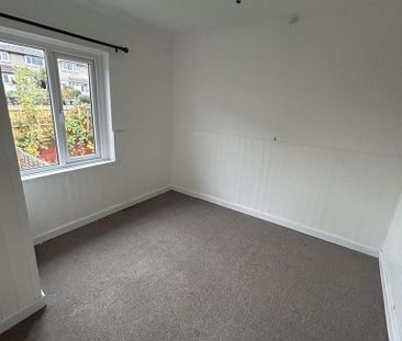 2 bedroom end of terrace house to rent - Photo 6