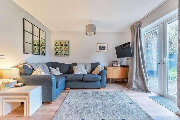 Paterson Road, Aylesbury, HP21 - Photo 1