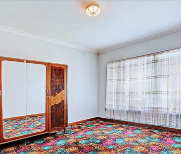 42 Strelden Avenue, Oakleigh East VIC 3166 - House For Rent | Domain - Photo 2