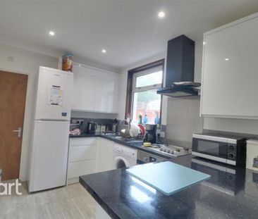 1 bedroom in a house share to rent - Photo 6