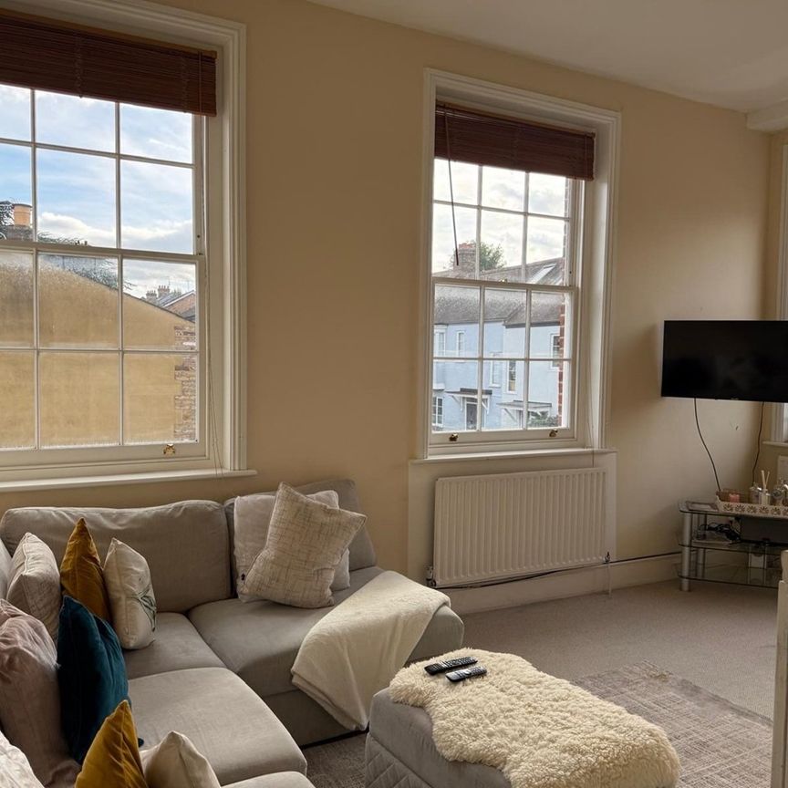 2 Bed Flat, Harvey Court, SW14 - Photo 1