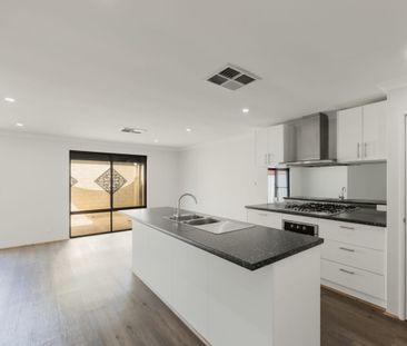 Perfect Family House in Quiet Neighbourhood at the Heart of Kwinana... - Photo 5