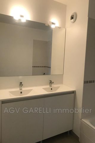 Location Appartement 3 pièces 57m² TOULON 83000 - Photo 4