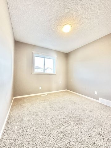 Nolanfield Rd NW, Calgary - Photo 2