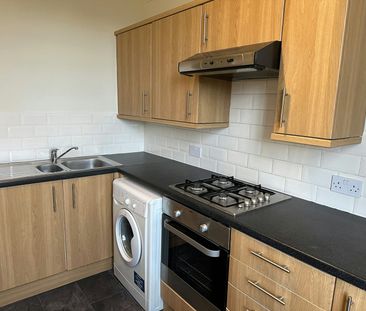 Flat to rent on - Photo 3