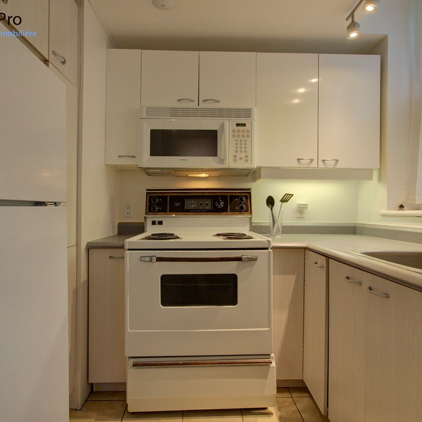 120 Fraser - Photo 1